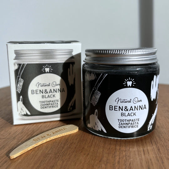 Ben & Anna bělící zubní pasta s aktivním uhlím